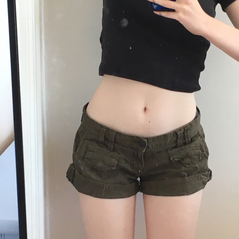 90s low waisted shorts